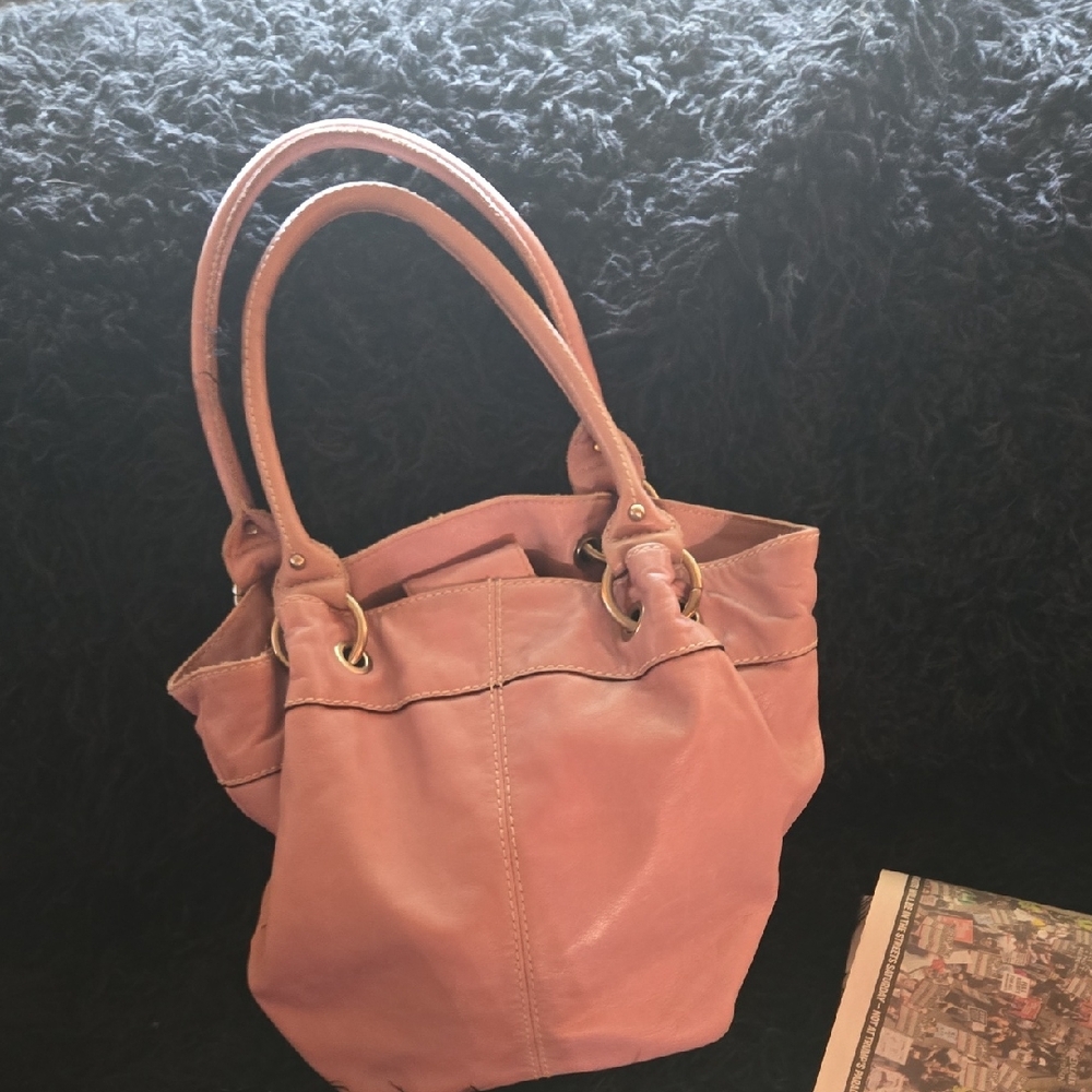 Chic Pink Shoulder Bag with Soft Leather Finish